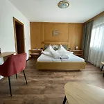 Apart Hotel Arno 3*