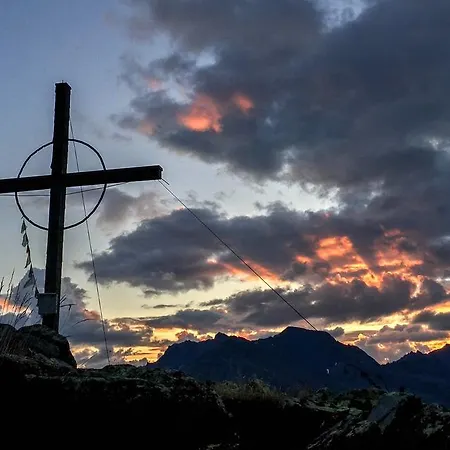 Arno מלון דירות 3*