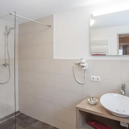 Arno מלון דירות